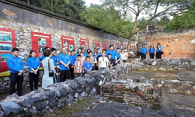 Chi đoàn thanh niên Cục QLTT Sơn La phối hợp tổ chức các hoạt động tri ân 75 năm ngày Thương binh, Liệt sỹ