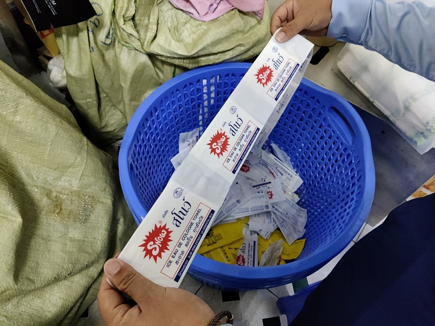 Tạm giữ hơn 20.000 khăn ướt có dấu hiệu giả mạo nhãn hiệu SNOW