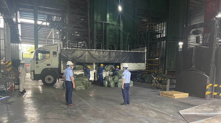 Bắc Ninh: Tiêu hủy gần 3 tấn thực phẩm nhập lậu và không rõ nguồn gốc xuất xứ