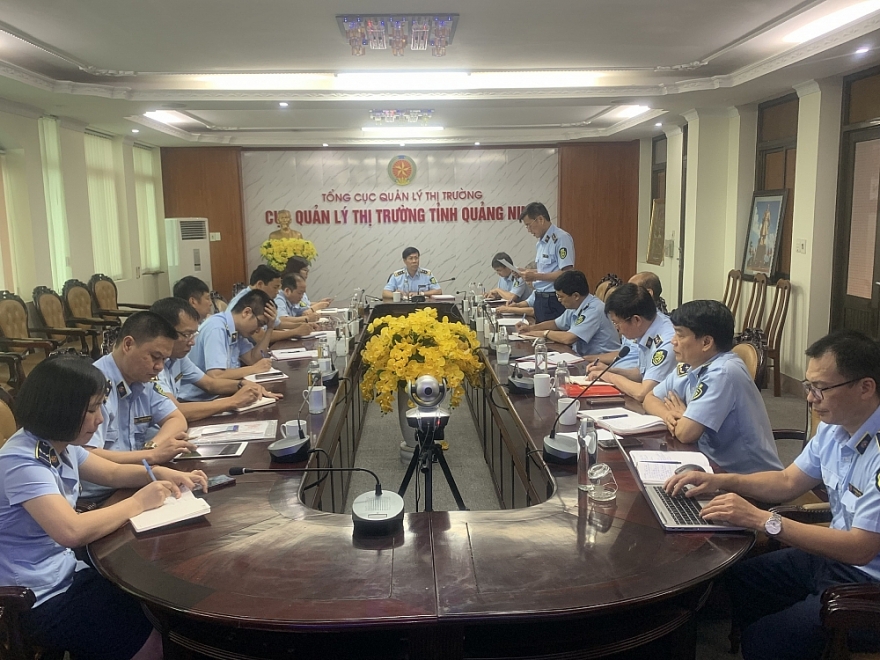 Quảng Ninh: Xử phạt hơn 1 tỉ đồng đối với 30 trường hợp vi phạm các quy định về kinh doanh xăng dầu Quảng Ninh: Xử phạt hơn 1 tỉ đồng đối với 30 trường hợp vi phạm các quy định về kinh doanh xăng dầu