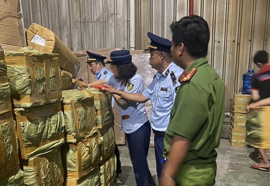 Bình Dương: Đội QLTT số 5 hoàn thành vượt mức chỉ tiêu thi đua năm 2023 Bình Dương: Đội QLTT số 5 hoàn thành vượt mức chỉ tiêu thi đua năm 2023