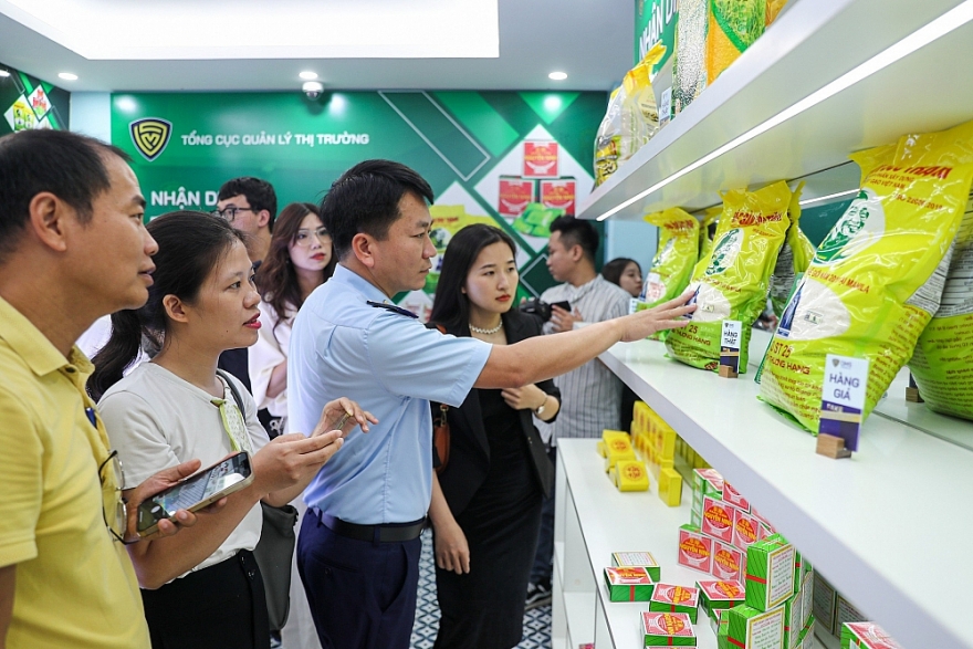 Mở cửa Phòng trưng bày “Nhận diện Thực phẩm thật - giả” Mở cửa Phòng trưng bày “Nhận diện Thực phẩm thật - giả”