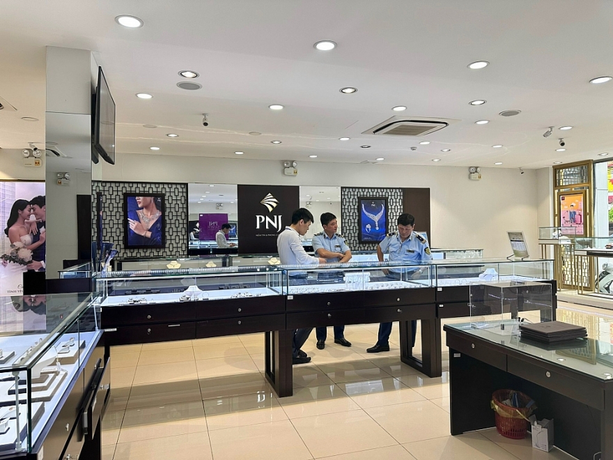 Yên Bái: Xử phạt hơn 100 triệu đồng đối với 08 cơ sở vi phạm trong hoạt động kinh doanh vàng Yên Bái: Xử phạt hơn 100 triệu đồng đối với 08 cơ sở vi phạm trong hoạt động kinh doanh vàng