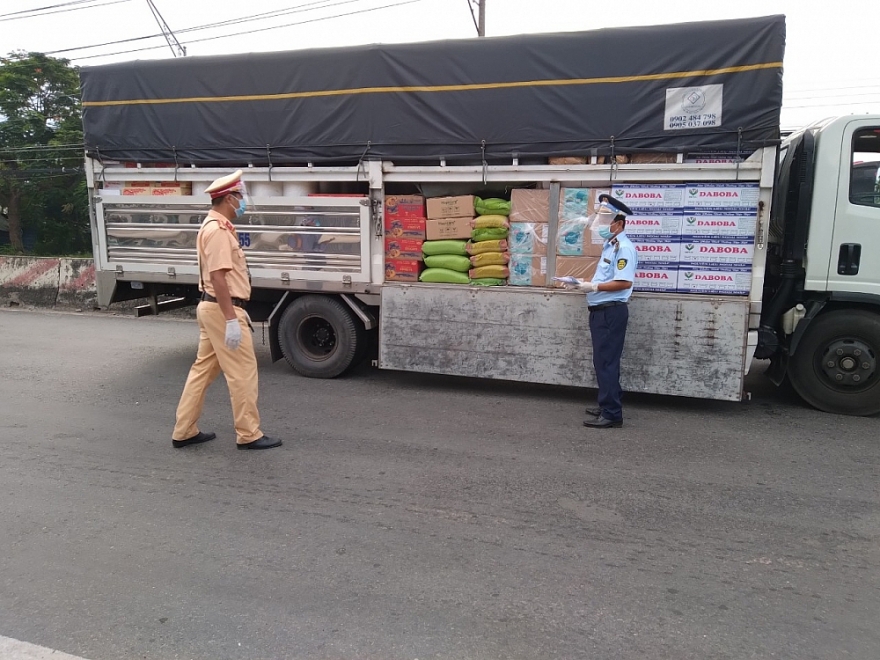 Tiền Giang: Phát hiện 570 kg hóa chất sử dụng trong nuôi trồng thủy sản vi phạm nhãn qua 