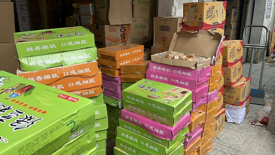 Thu giữ gần 11.000 bánh Trung thu không rõ nguồn gốc Thu giữ gần 11.000 bánh Trung thu không rõ nguồn gốc