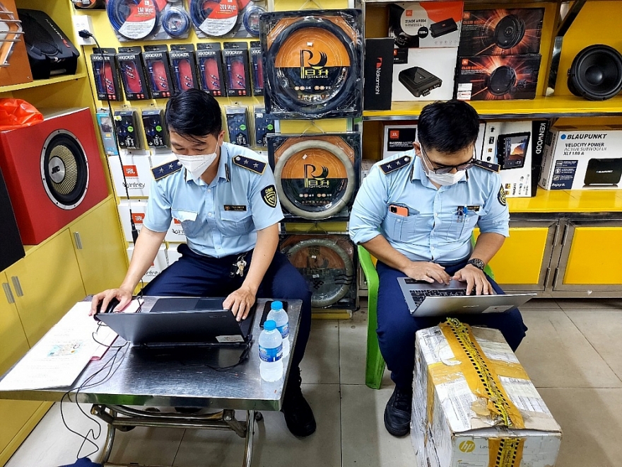 Chuyển Công an điều tra và khởi tố hàng loạt vụ sản xuất, kinh doanh linh phụ kiện ô tô, xe máy giả