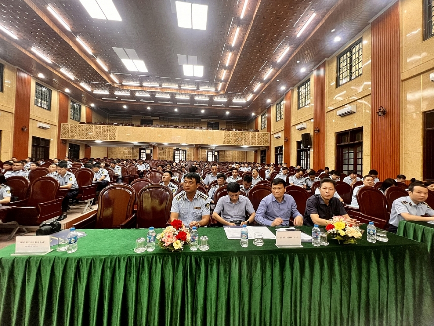 Khai mạc lớp tập huấn lấy mẫu phân bón cho lực lượng Quản lý thị trường khu vực phía Bắc Khai mạc lớp tập huấn lấy mẫu phân bón cho lực lượng Quản lý thị trường khu vực phía Bắc