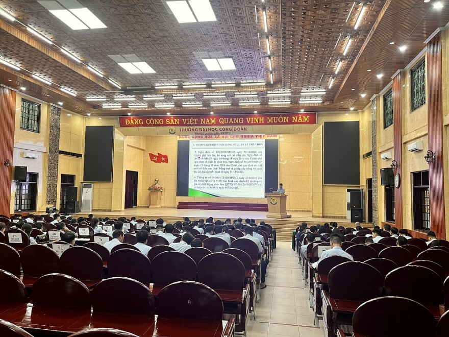 Khai mạc lớp tập huấn lấy mẫu phân bón cho lực lượng Quản lý thị trường khu vực phía Bắc Khai mạc lớp tập huấn lấy mẫu phân bón cho lực lượng Quản lý thị trường khu vực phía Bắc