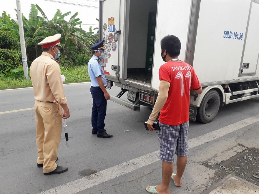 Tiền Giang: Phát hiện gần 2.000 chai phân bón lá không có quyết định công nhận phân bón lưu hành tại Việt Nam