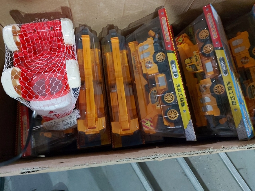 Kho đồ chơi Trung Thu trên 300m2 bị triệt phá tại Nam Định