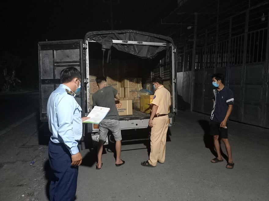 Vận chuyển trên 3.000 lít hóa chất công nghiệp vi phạm trên xe có mã QR Code