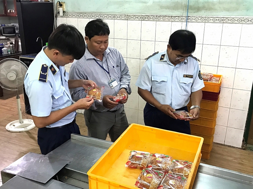 Tiền Giang: Xử phạt 2 cơ sở về điều kiện chung bảo đảm an toàn thực phẩm phục vụ Trung thu 2023
