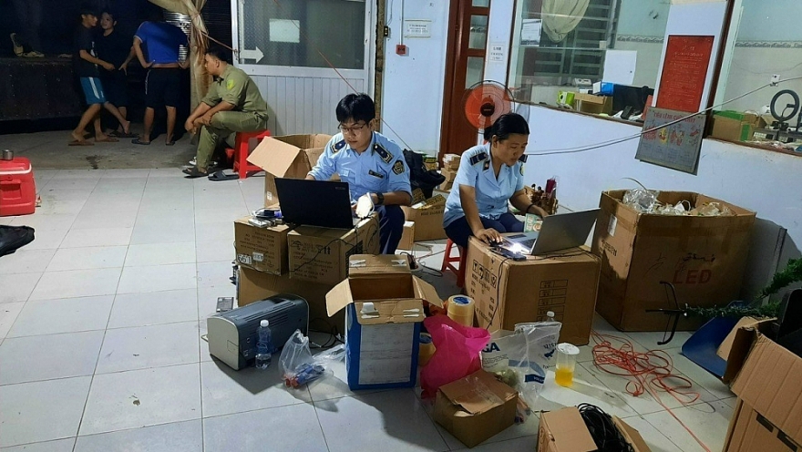 Phát hiện gần 36.000 sản phẩm đồ điện gia dụng nhập lậu và không rõ nguồn gốc, xuất xứ Phát hiện gần 36.000 sản phẩm đồ điện gia dụng nhập lậu và không rõ nguồn gốc, xuất xứ