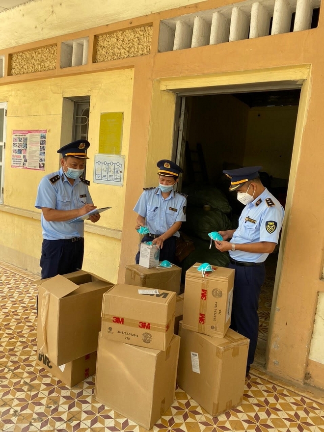 Bắt lô gần 3.000 khẩu trang giả nhãn hiệu 3M