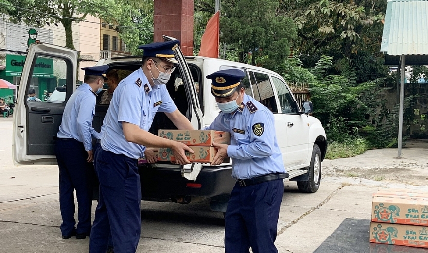 Cục QLTT Hà Giang: Ủng hộ trên 1.000 suất sữa cho điểm cách ly tập trung của công dân trở về từ miền Nam