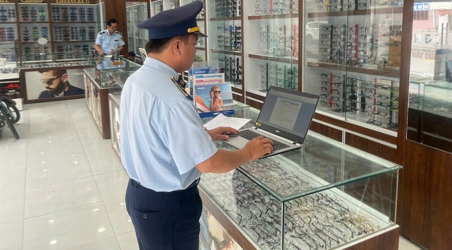 Tiền Giang: Xử lý 08 trường hợp bán hàng nhập lậu, không rõ nguồn gốc xuất xứ qua mạng xã hội Tiền Giang: Xử lý 08 trường hợp bán hàng nhập lậu, không rõ nguồn gốc xuất xứ qua mạng xã hội