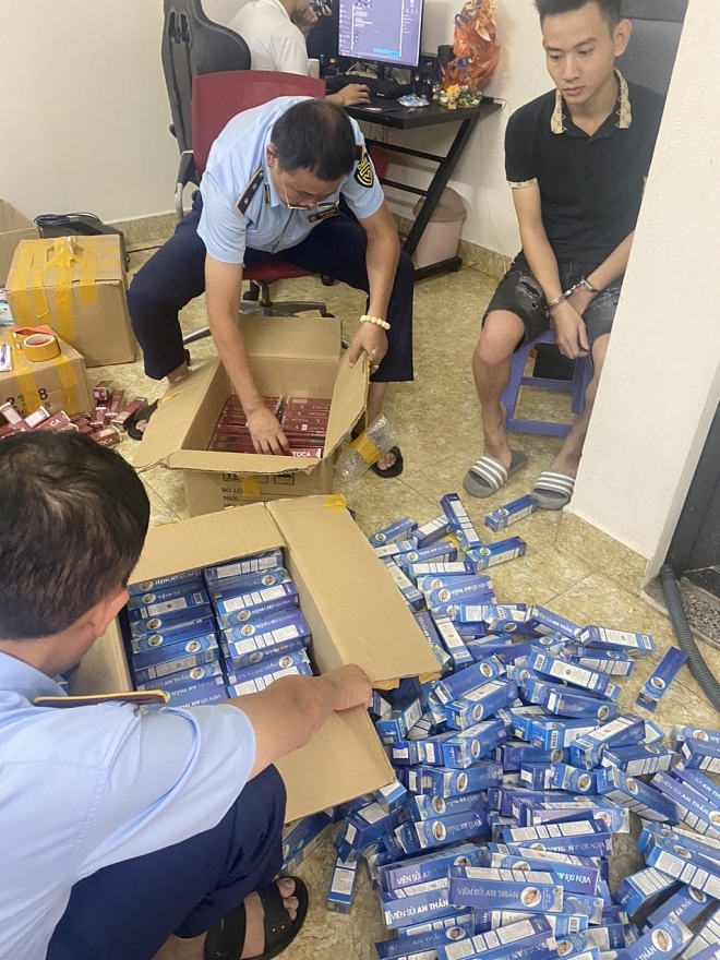 Hà Nội: Phát hiện hàng trăm hộp viên sủi an thần có dấu hiệu là hàng giả