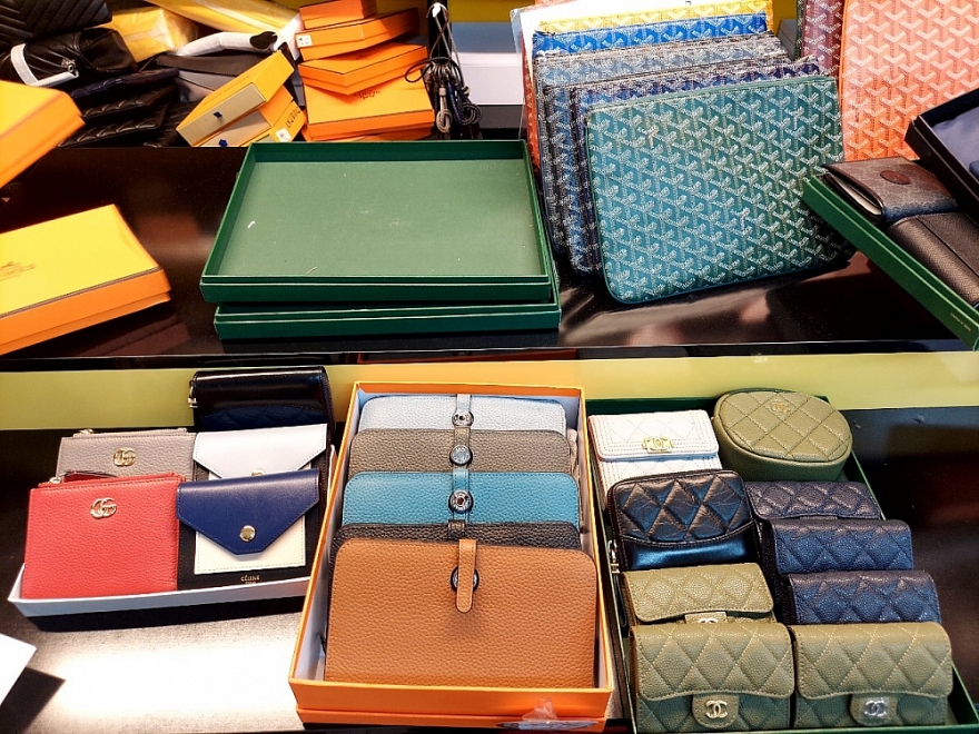 Sài Gòn Square ‘lặng im’ trong ngày thứ 2 liên tiếp lực lượng Quản lý thị trường ra quân kiểm soát