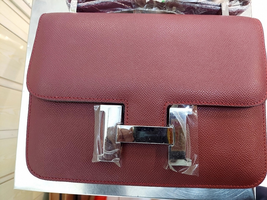 Sài Gòn Square ‘lặng im’ trong ngày thứ 2 liên tiếp lực lượng Quản lý thị trường ra quân kiểm soát