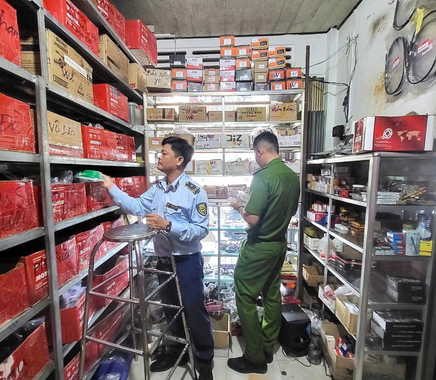 Kiên Giang: Xử lý 04 hộ kinh doanh phụ tùng xe máy giả mạo nhãn hiệu Honda, Yamaha Kiên Giang: Xử lý 04 hộ kinh doanh phụ tùng xe máy giả mạo nhãn hiệu Honda, Yamaha