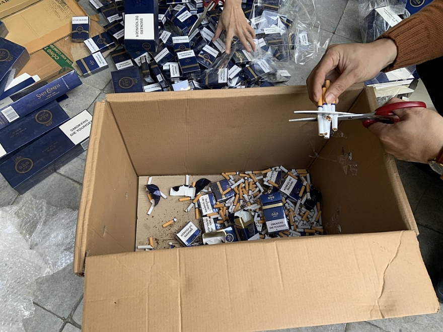 Công ty chuyển phát nhanh Thuận phong bị phạt vì vận chuyển hàng cấm