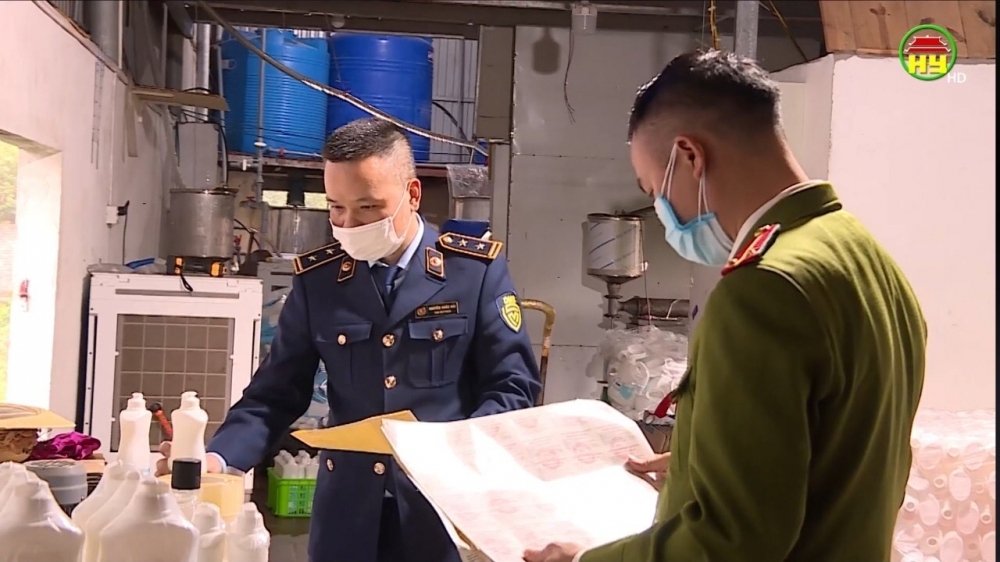 Khởi tố vụ sản xuất nước giặt giả D-nee, Fineline, Tauau