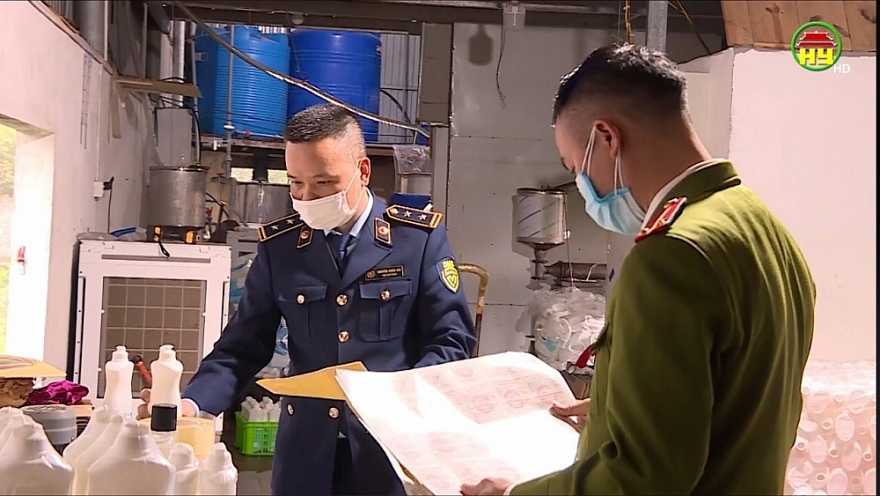 Khởi tố vụ sản xuất nước giặt giả D-nee, Fineline, Tauau