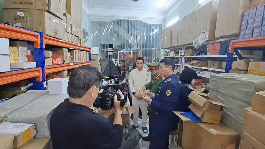 Bắc Giang: Phát hiện kho mỹ phẩm vi phạm với số lượng lớn Bắc Giang: Phát hiện kho mỹ phẩm vi phạm với số lượng lớn