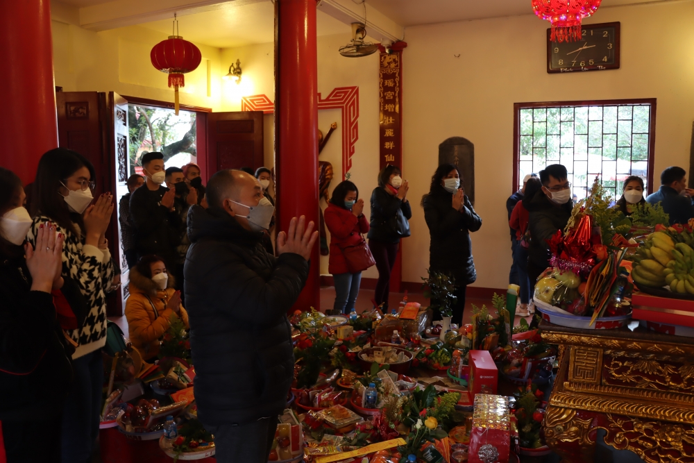 Phủ Tây Hồ mở cửa trở lại đón người dân đến chiêm bái và tham quan Phủ Tây Hồ mở cửa trở lại đón người dân đến chiêm bái và tham quan