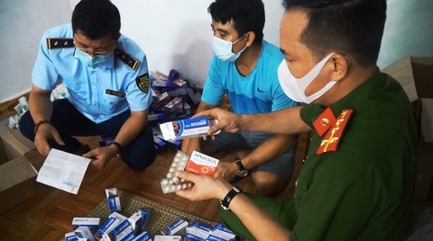 Số lượng F0 tăng cao, giá kit test liên tục thay đổi Số lượng F0 tăng cao, giá kit test liên tục thay đổi