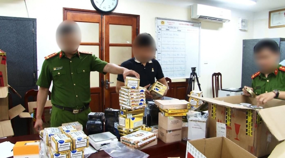 Hà Nội: Triệt phá 3 kho xì gà nhập lậu trị giá hàng tỷ đồng