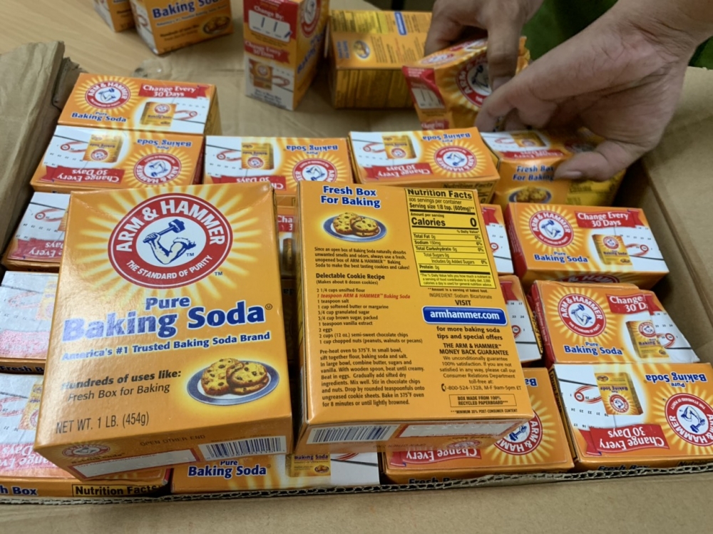 Hàng nghìn sản phẩm phụ gia thực phẩm Baking Soda giả nhãn hiệu bị tạm giữ tại Hà Nội
