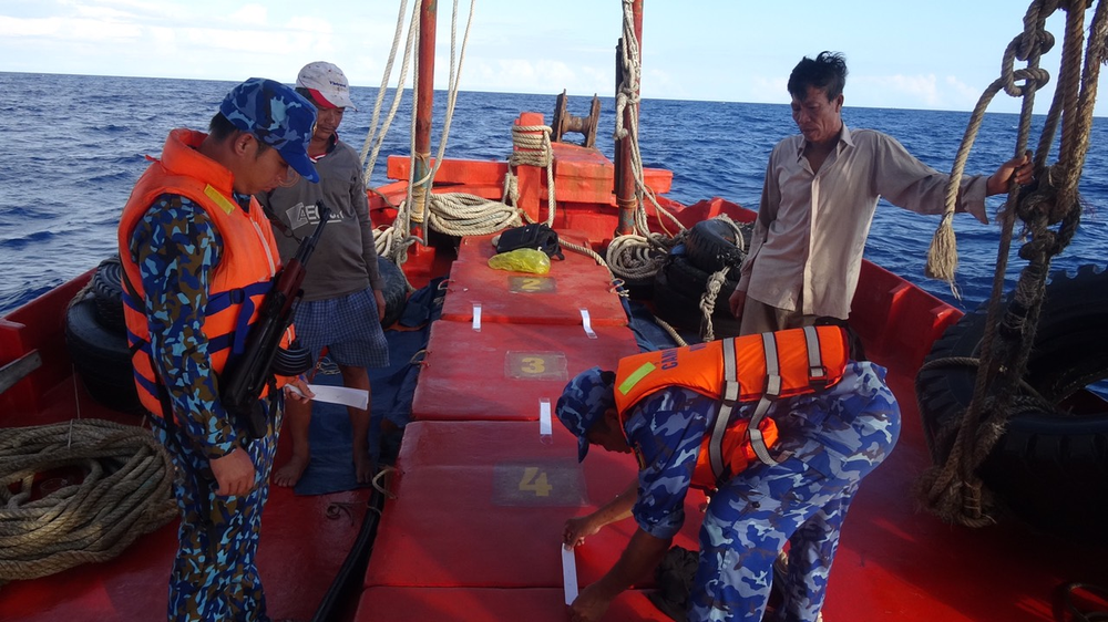 110.000 lít dầu DO không rõ nguồn gốc bị bắt giữ trên vùng biển Tây Nam