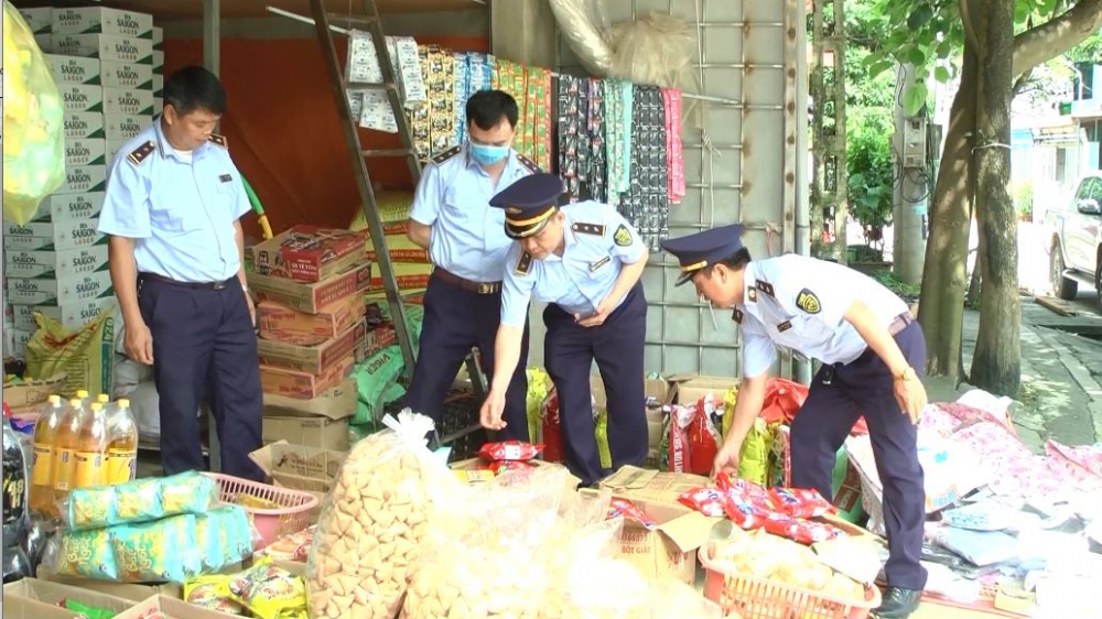 Hà Giang: Đội QLTT số 8 huyện Yên Minh kiểm tra phát hiện hàng hóa giả mạo nhãn hiệu Hà Giang: Đội QLTT số 8 huyện Yên Minh kiểm tra phát hiện hàng hóa giả mạo nhãn hiệu