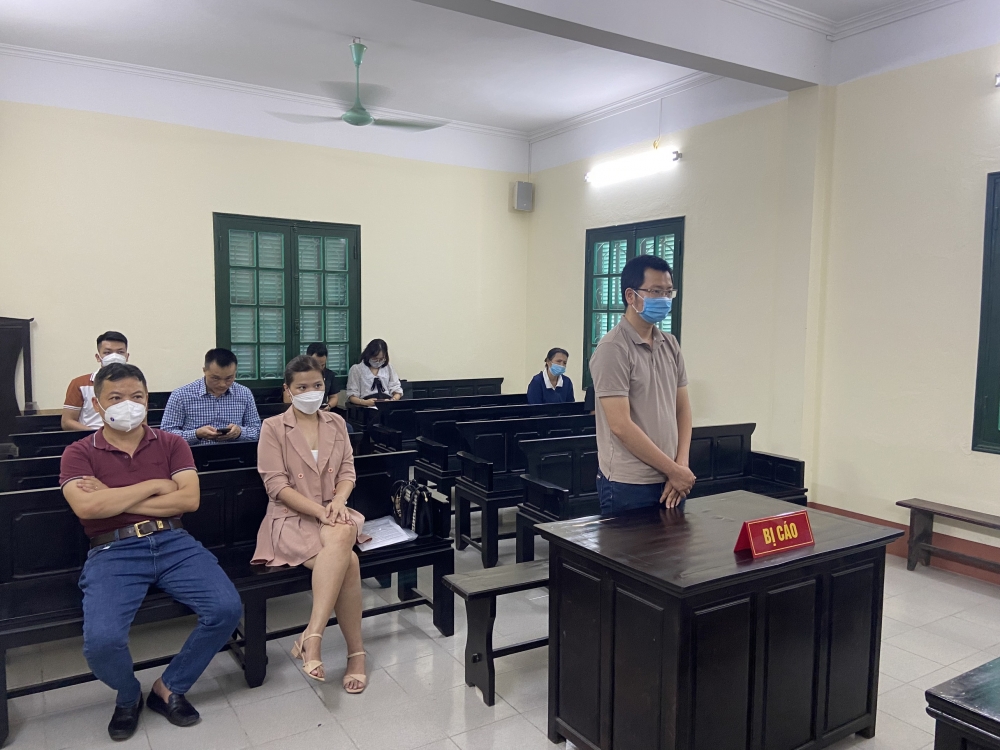 Lĩnh án 30 tháng treo về hành vi buôn bán hàng giả