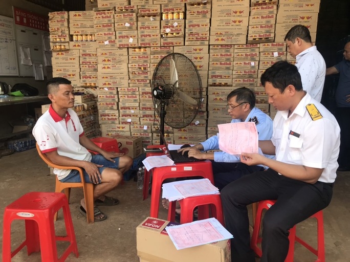 QLTT Đắk Lắk thu giữ gần 1.000 thùng phở bò có dấu hiệu gian lận thương mại