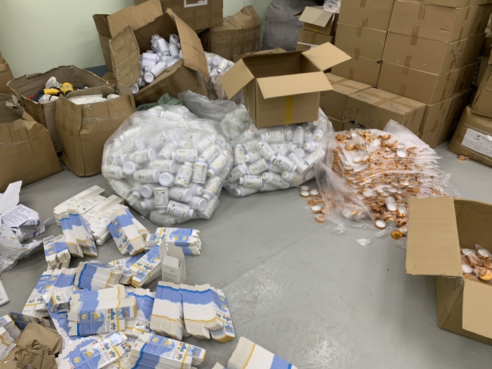 Bắc Giang: Khởi tố 2 bị can sản xuất, buôn bán thực phẩm chức năng giả