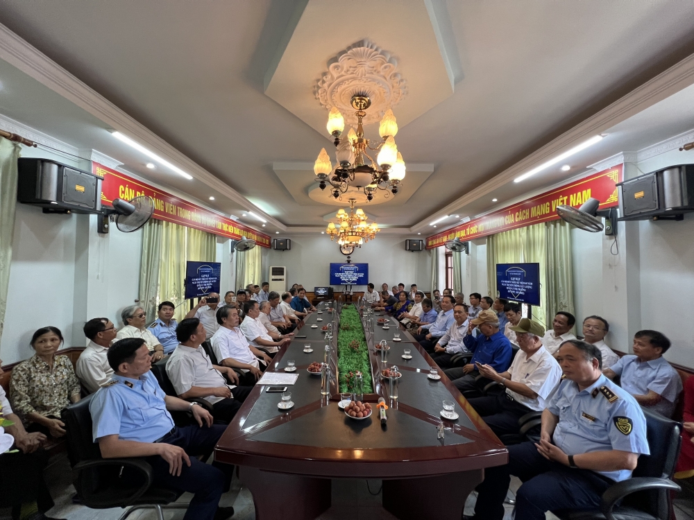 Quản lý thị trường cả nước với nhiều hoạt động chào mừng 65 năm truyền thống lực lượng