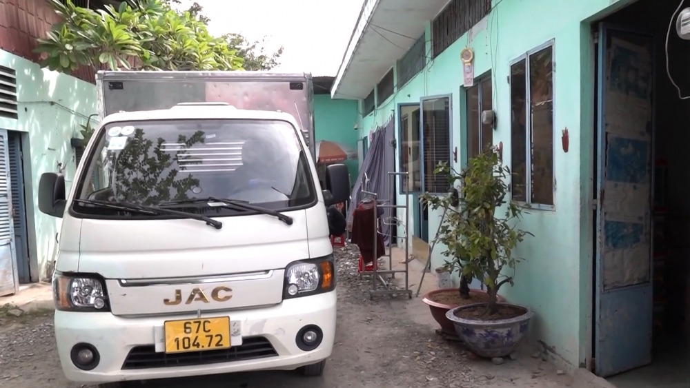 An Giang: Phát hiện 23.000 lít dầu nhớt có dấu hiệu giả các thương hiệu nổi tiếng