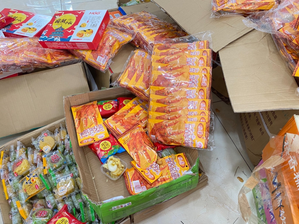 Hà Nội thu giữ hơn 2.000 bánh Trung thu nhập lậu