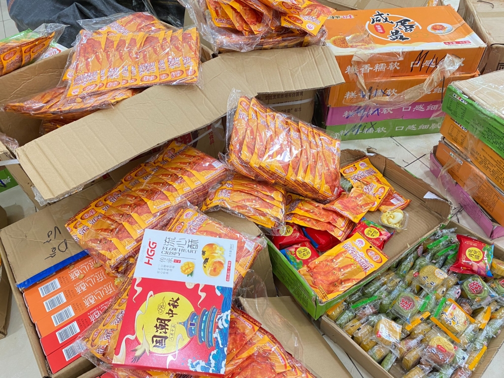 Hà Nội thu giữ hơn 2.000 bánh Trung thu nhập lậu