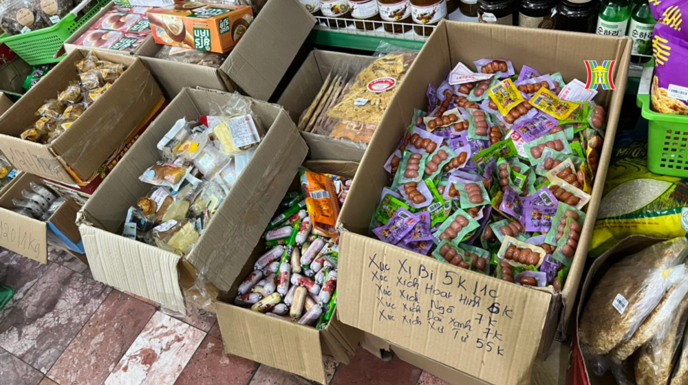 Hà Nội: Thu giữ thực phẩm nước ngoài không nguồn gốc