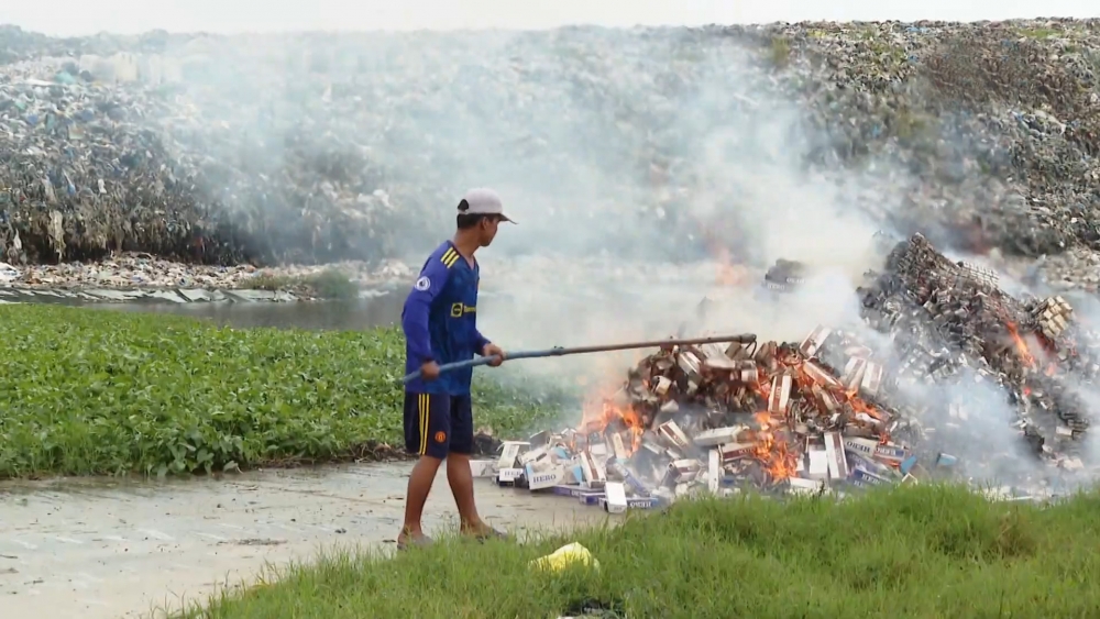 Tiêu hủy gần 55.000 bao thuốc lá nhập lậu, giả nhãn hiệu