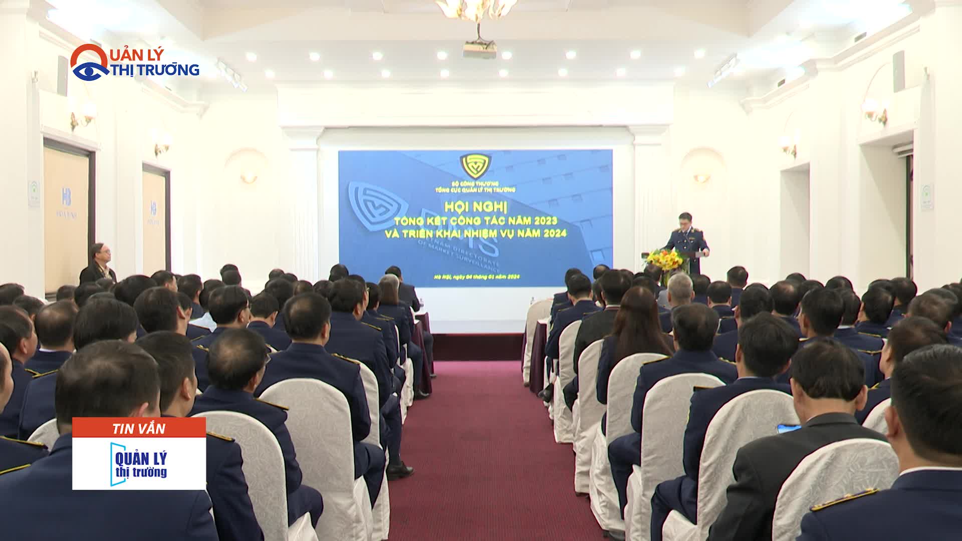 Lực lượng QLTT cả nước xử lý hơn 52 nghìn vụ việc vi phạm trong năm 2023