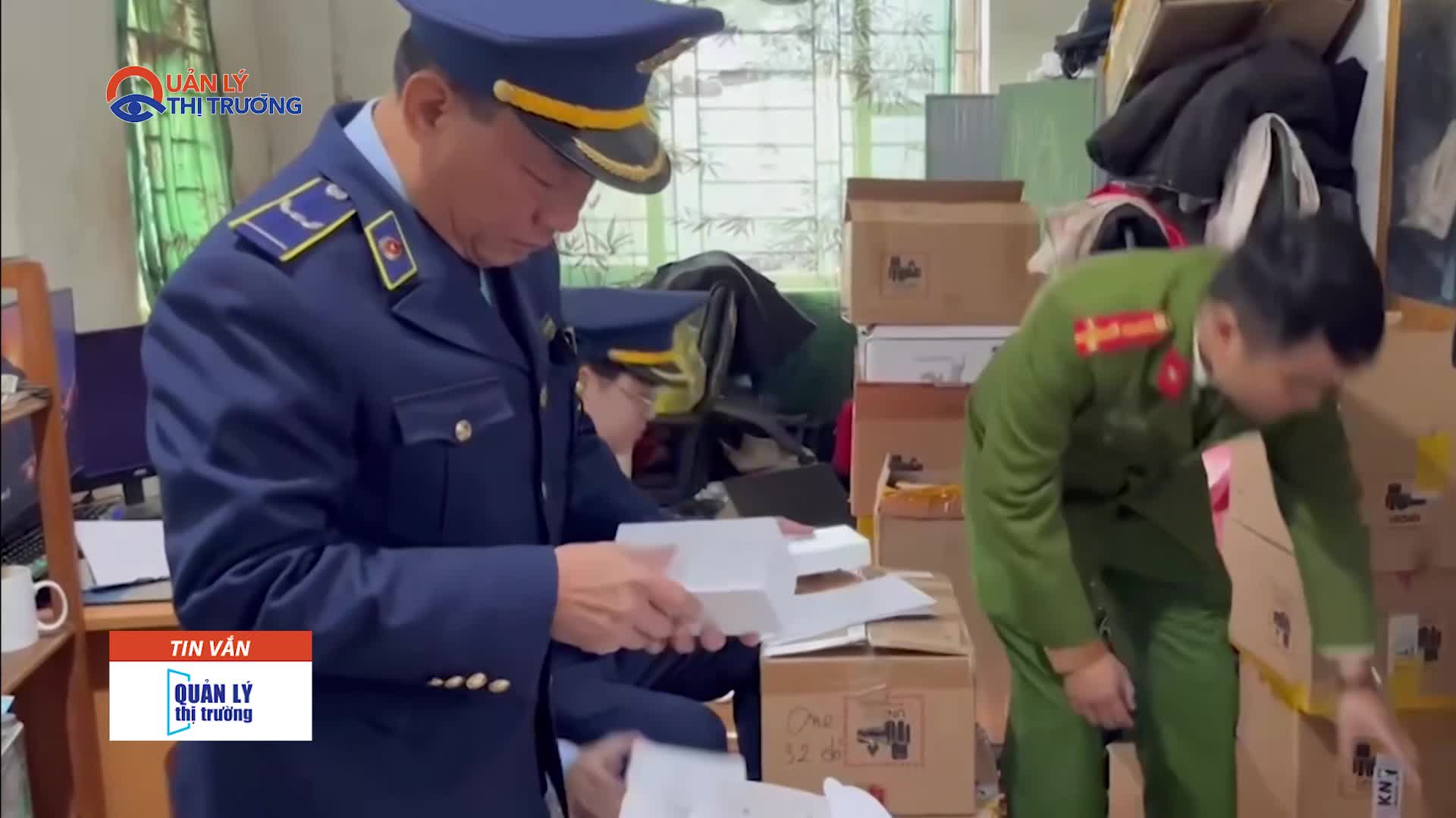 Hà Nội: Thu giữ hàng trăm máy nung nóng thuốc lá nhập lậu