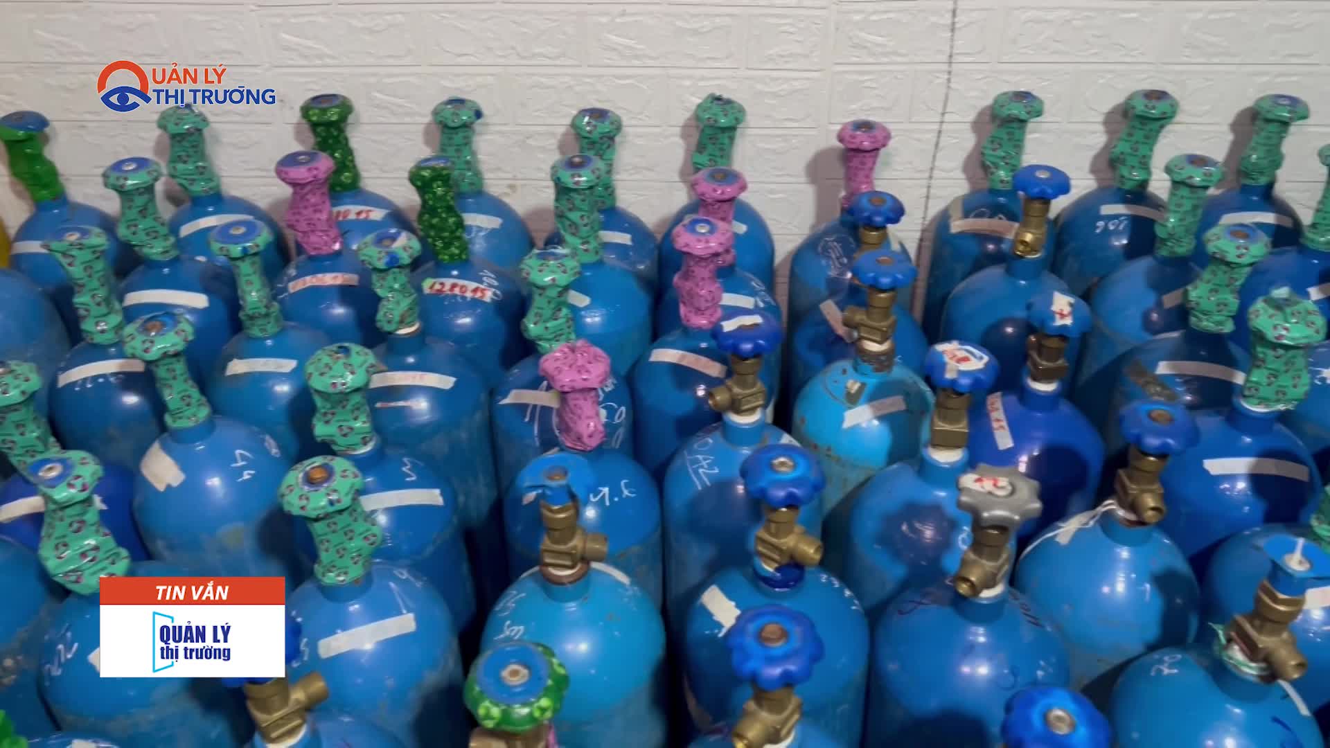 Liên tiếp phát hiện các tụ điểm san chiết và kinh doanh khí cười trên địa bàn Hà Nội