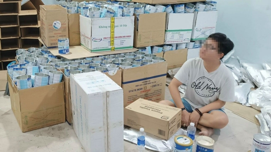 Phát hiện xưởng sản xuất sữa giả bán online quy mô lớn liên tỉnh