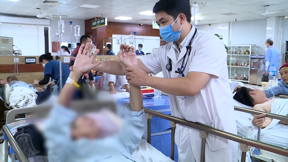 Phóng sự: Ngộ độc rượu cồn công nghiệp methanol: Hệ luỵ khó lường