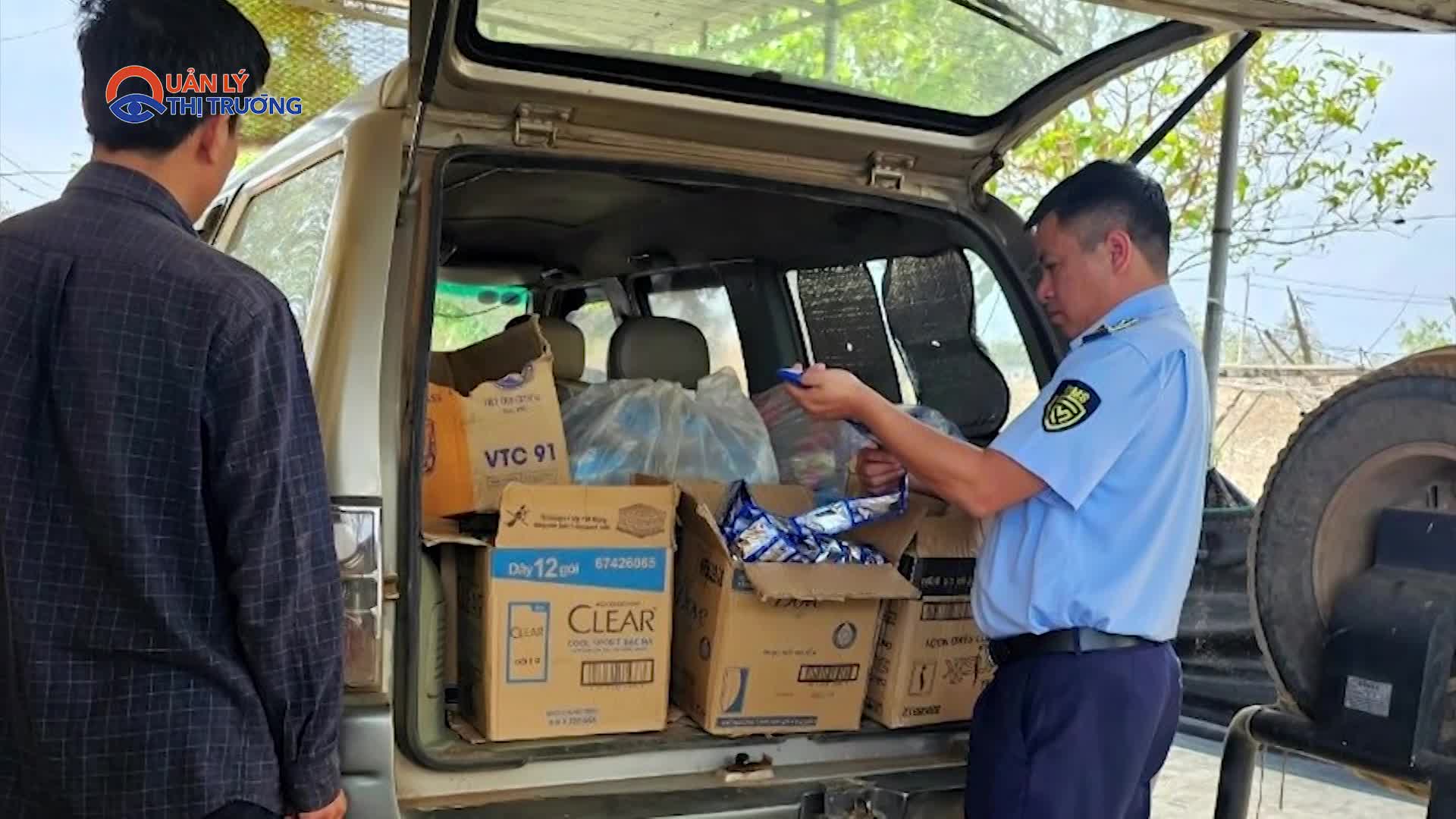 Lực lượng QLTT tạm giữ gần 10.000 sản phẩm giả nhãn hiệu