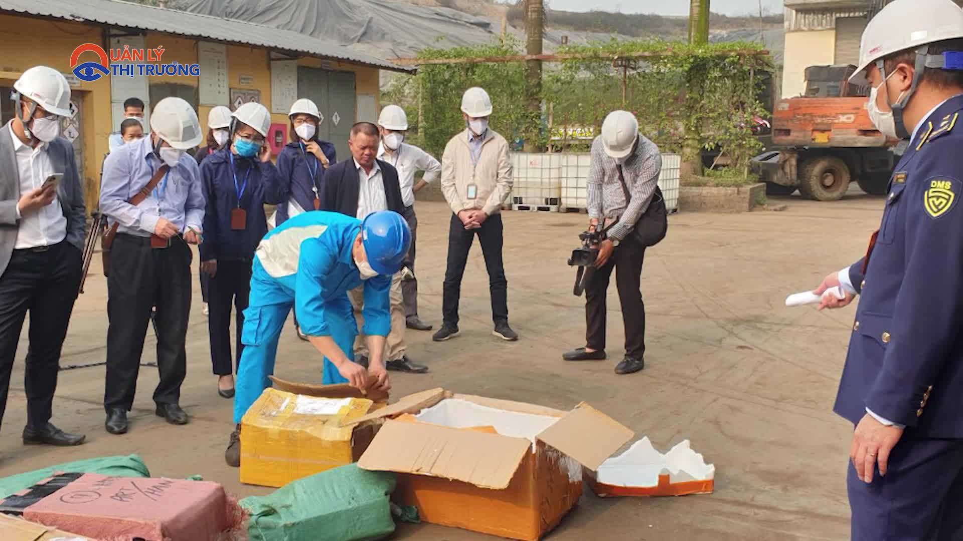 Hà Nội tiêu hủy 15 tấn hàng không rõ nguồn gốc trị giá 8,4 tỷ đồng